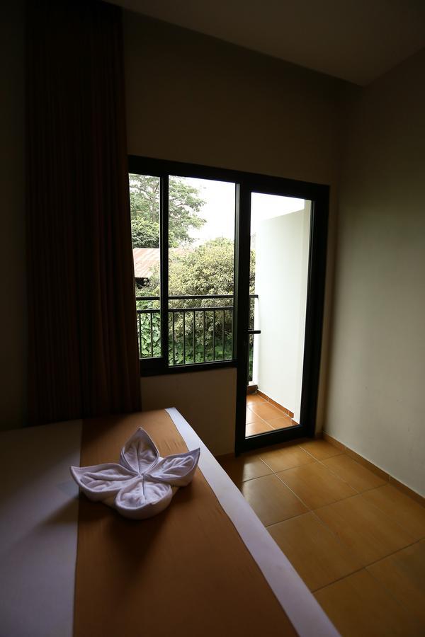 Grand Batu Inn Tlekung Exterior photo