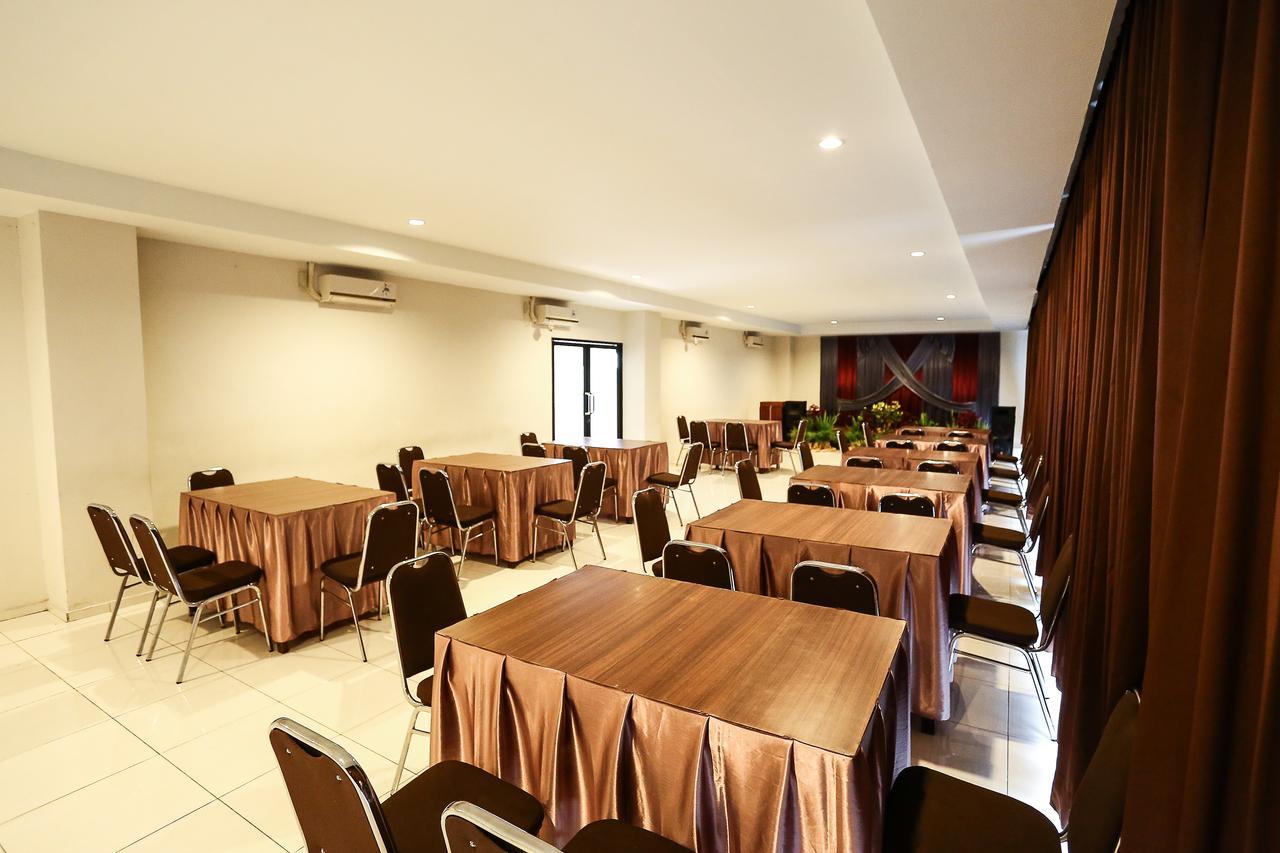 Grand Batu Inn Tlekung Exterior photo